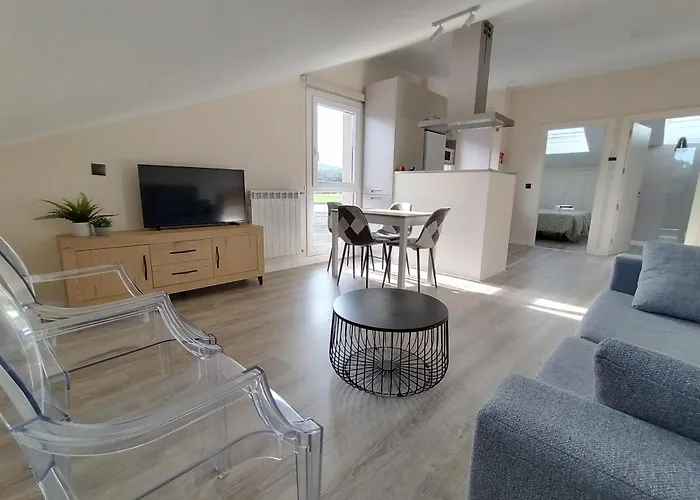 Llanesbnb Atico Moderno De 2 Dobles Y Parking